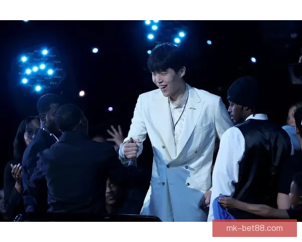 美媒建议开拓者捡漏2米06大前锋与杨瀚森竞争上场时间 美媒建议开拓者捡漏2米06大前锋与杨瀚森竞争上场时间